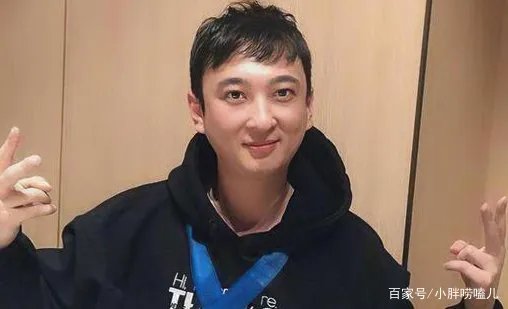 卑微求爱语录被嘲笑，王思聪赶忙发文：我不是舔狗，这是怎么回事？