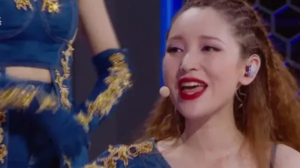 金莎回应新歌抄袭已买版权，为何网友还是不依不饶？