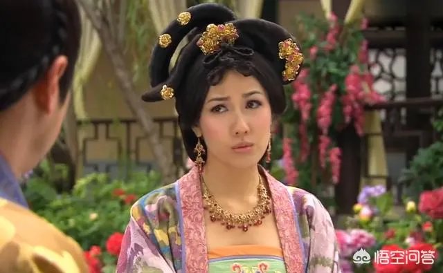 李施嬅在TVB剧《宫心计》和《公主嫁到》的表现上，有何不同？