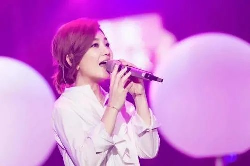 梁静茹当初和前夫之间怎么了，他们为什么离婚？