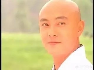 国内外有哪些明星秃头了依然很帅的？