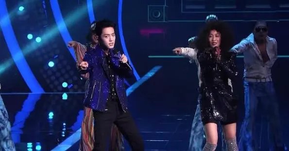 肖战复古disco引爆全场，网友惊呼这男人绝了