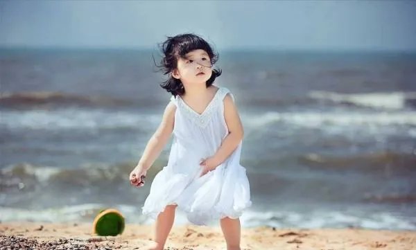 张亮官宣与寇静离婚，他们的孩子天天会跟随哪一方呢？