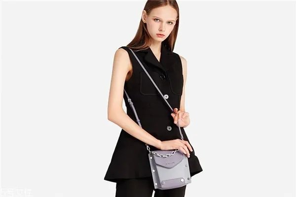 小ck为什么这么便宜 原因是这样