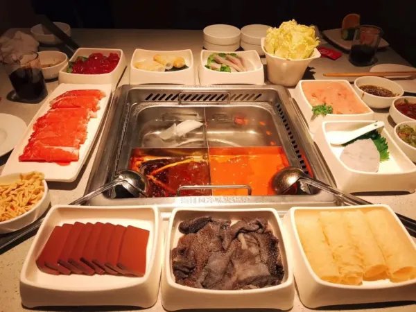 海底捞宣布关停300家门店但不裁员，此举究竟是为何？