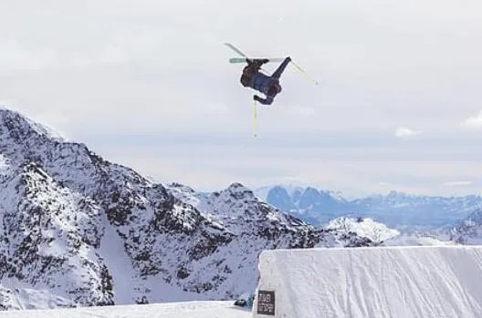 阿尔卑斯山在哪个国家 阿尔卑斯山属于哪个国家境内