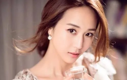 邱泽公开和张钧甯恋情却遭对方否认,为何邱泽要火速认爱?