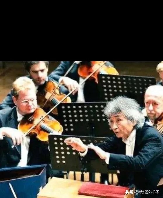 交响乐团的指挥是一个乐团的灵魂人物吗，你怎么看？