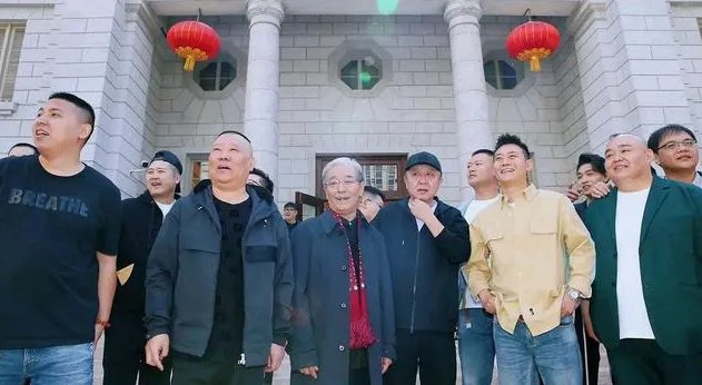 天津德云社的鲶鱼效应：天津相声界逐渐分化，心中各有打算，你怎么看？