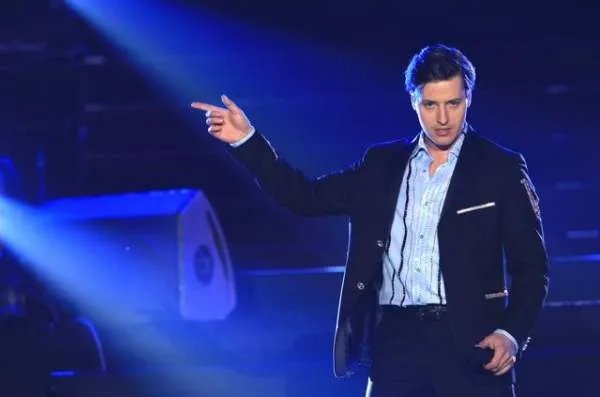 外国有一首歌里面带有海豚音的歌名叫什么？