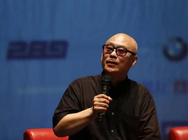 关于郑渊洁北京买十套房存读者来信一事，你有何看法？