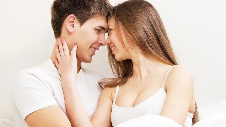 床上的细节 男生如何判断女朋友是不是第一次