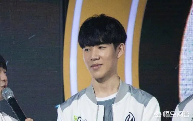 德云色:LPL全明星赛投两个韩国人,虽然没啥问题但总感觉很不舒服。你们觉得呢?