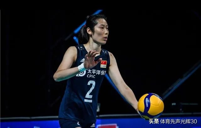 今晚女排3：0战胜俄罗斯，朱婷和李盈盈谁发挥的更好？