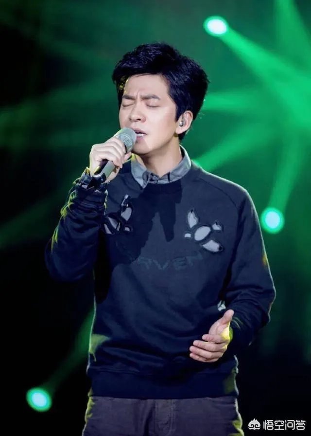 2018年《中国好声音》中哪位导师的唱功实力比较强？为什么？