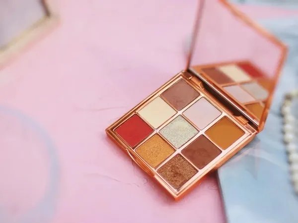 眼影盘哪个牌子好