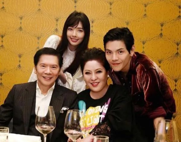 郭碧婷向佐先后晒最新动态，向佐发文好深奥，这是怎么了？