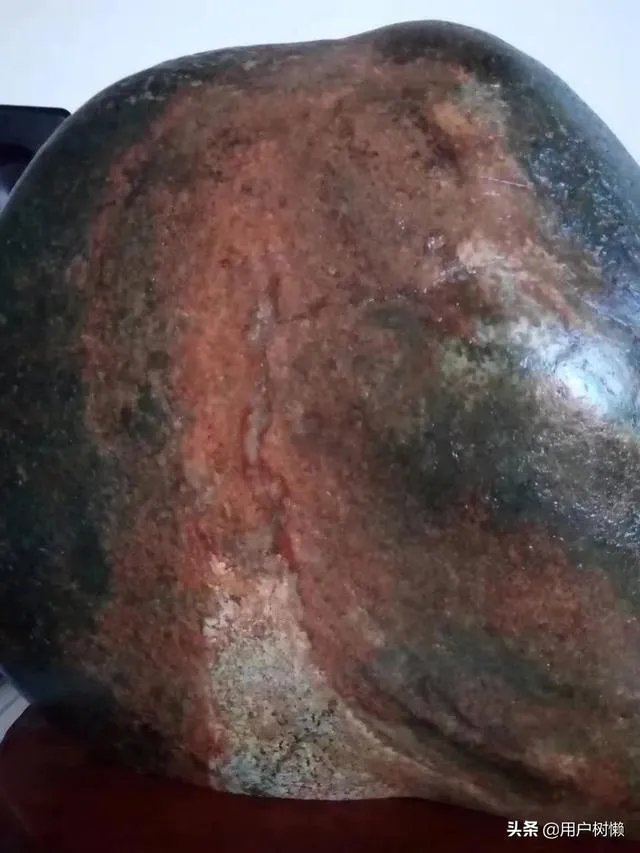 石友们，把你们的新疆和田玉、籽料原石和天然奇石发个图出来让石友们看看学习下？