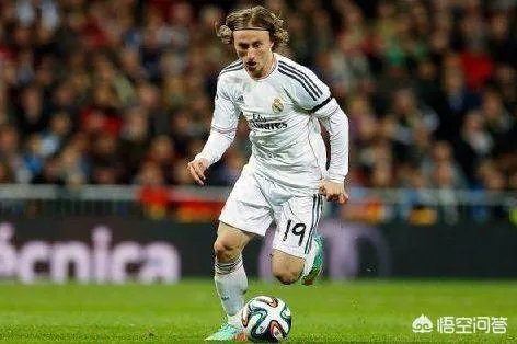 莫德里奇为啥不高不壮,却能踢成世界级球员?