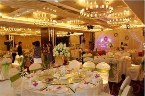 婚宴现场布置有什么注意事项  如何让婚礼更加的浪漫唯美