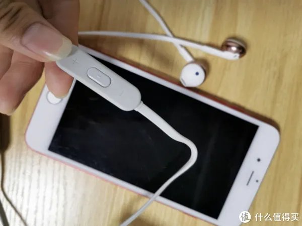 使用评测 篇一：JBL T205BT半入耳式耳机，适合杂食向的烧友