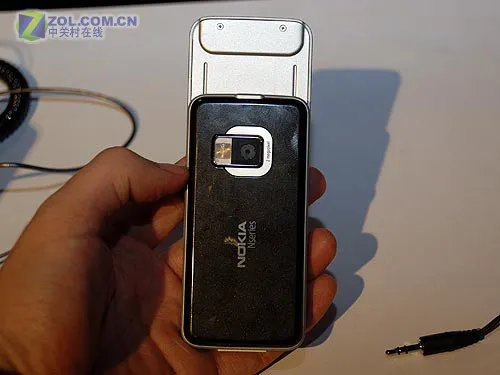 爱游戏爱生活：诺基亚N81