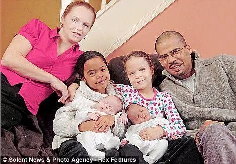 黑白双胞胎是真的吗？