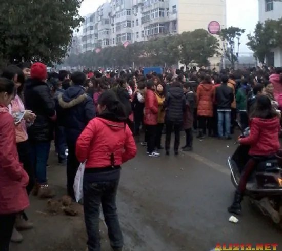 富士康江西千名工人上街游行 发生什么事了?