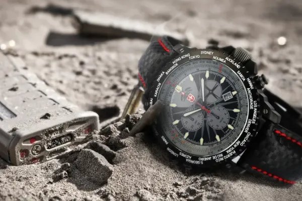 强硬的反义词。