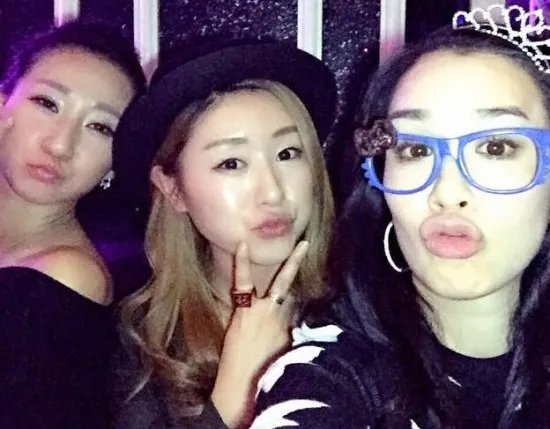 钟丽缇为母亲庆生 辣妈婚史曝光