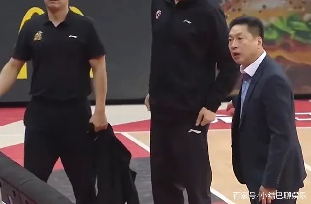 广厦男篮三分绝杀被犯规,李春江为何大闹技术台?
