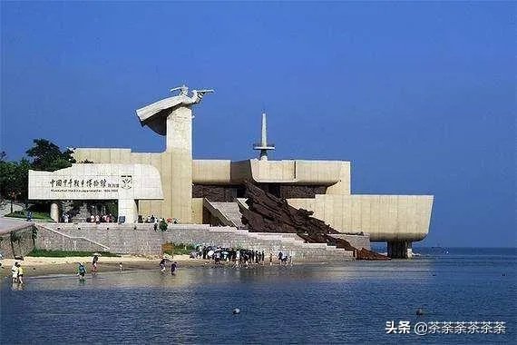 一家三口到威海旅游三天,有哪些景点、住宿和美食值得推荐?