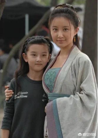 赵丽颖的表妹好美!还有哪些明星有个比自己还美的亲戚?