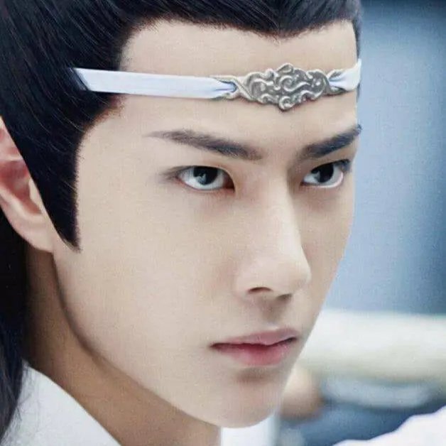 王一博获得2021年爱奇艺尖叫之夜尖叫男神，你觉得实至名归吗？