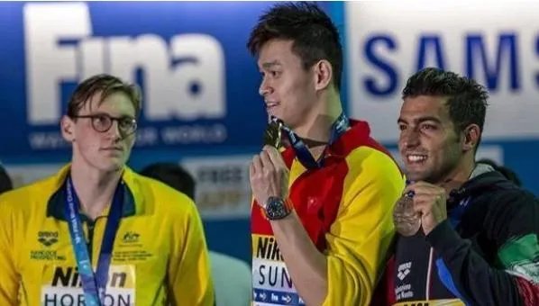 澳大利亚游泳队双标，如何评价？