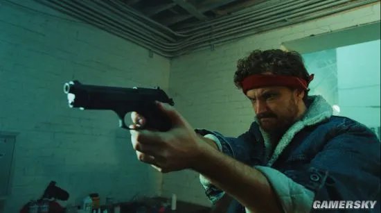 华人小胖新作出炉 花式换弹只为搏美女欢心