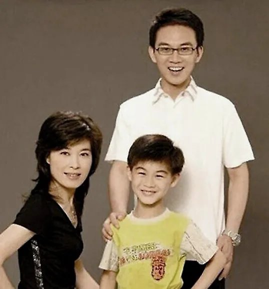 郎永淳52岁妻子曝光，这个女人是什么来历？