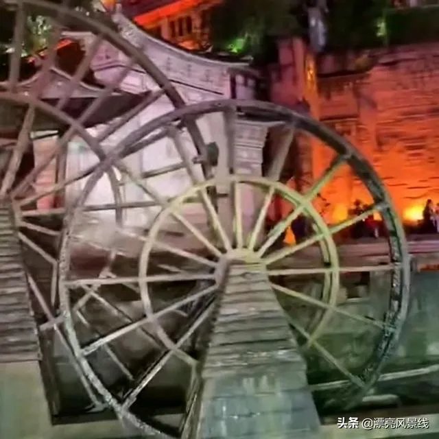 我想从上海去云南旅游，报怎样的团比较经济实惠？