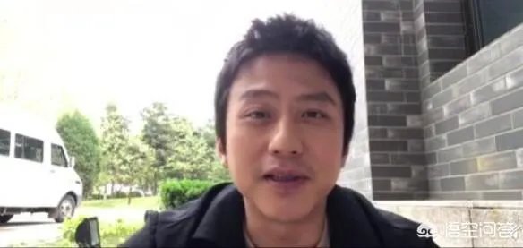 你怎么看邓超坐在墙角给跑男录制视频？