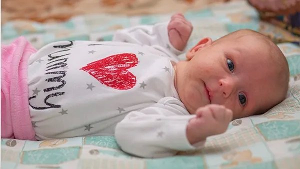 如何给宝宝添加辅食呢？宝宝辅食添加的顺序是怎样的？