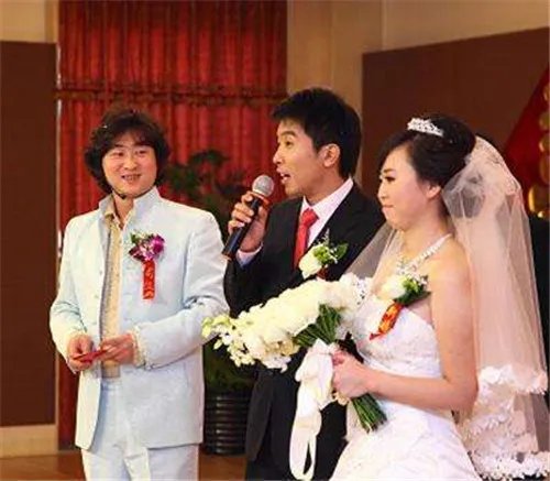 北京婚礼司仪一般多少钱    婚礼司仪应该具备什么条件