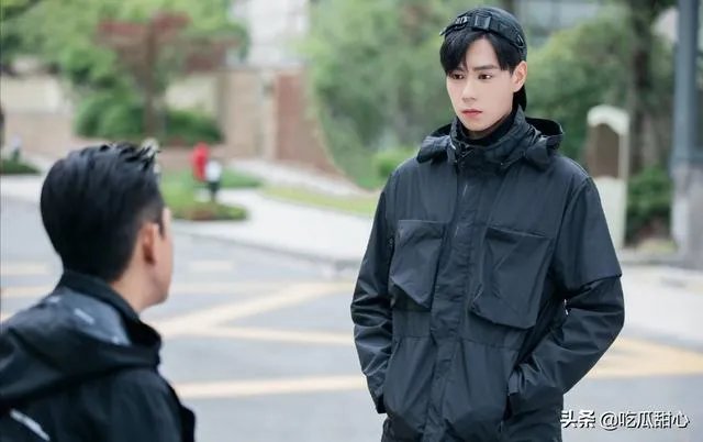 怎么评价《民国奇探》中胡一天的演技？