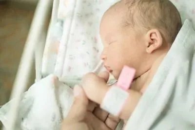 婴儿脑震荡如何判断 判断婴儿脑震荡的三个方法介绍