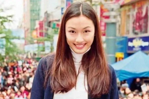 蒋友柏15年童话婚姻破灭后续，女助理上位是真是假？