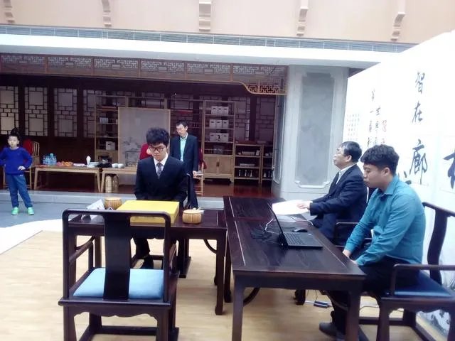 如何评价柯洁20岁5夺世界冠军超越李昌镐纪录?