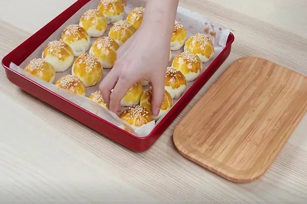 蛋黄酥的做法 自制蛋黄酥的方法