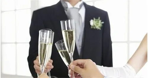 伴郎婚宴致辞 结婚时伴郎致辞该说什么