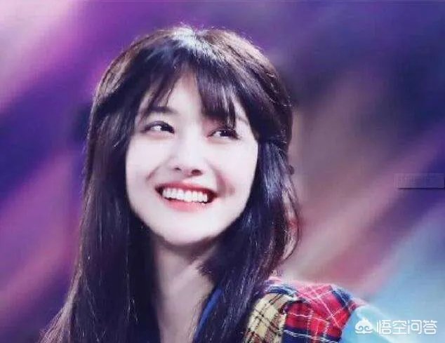 27岁郑爽疑自曝患上抑郁症，是观众对她太苛责，还是她太玻璃心？你们怎么看？