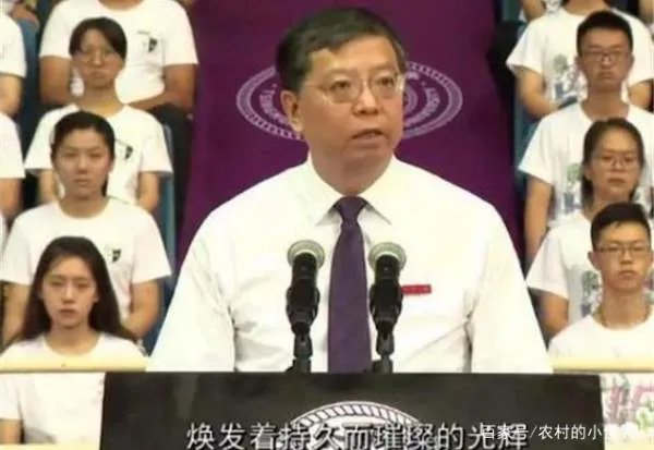 在工地搬砖的林万东,收到清华录取通知书时当场落泪,后来怎么样?