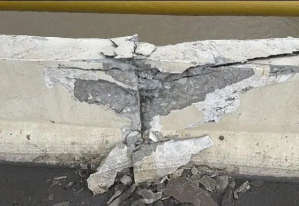 海南一高速大桥因突发塌陷封锁